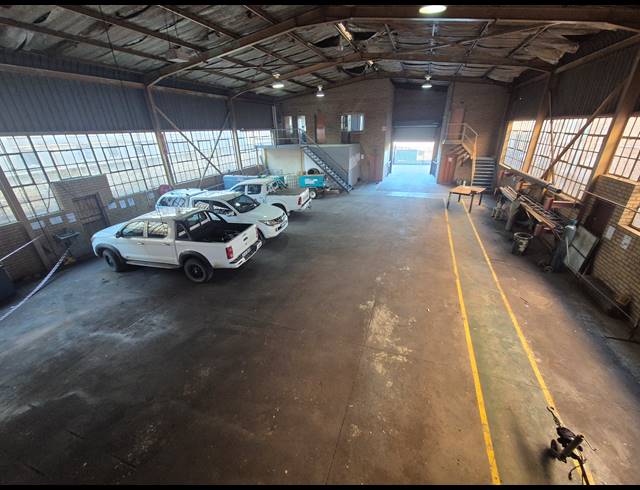 620M² WAREHOUSE FOR SALE IN KNIGHTS